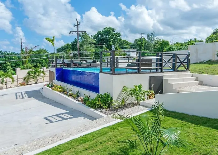 Hospitality Expert Cb Pool Chef Holiday home *