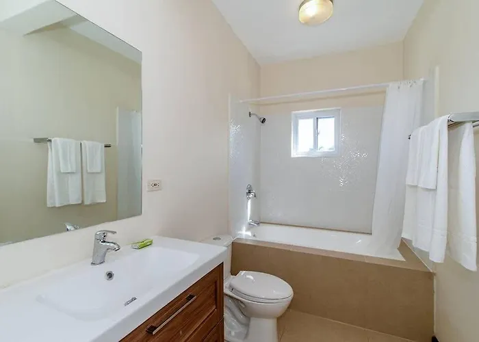 Hospitality Expert Cb Pool Chef Holiday home