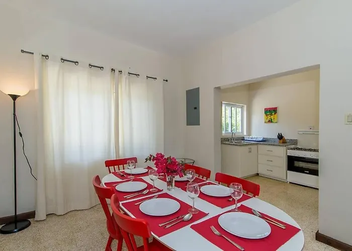 Hospitality Expert Cb Pool Chef Holiday home *